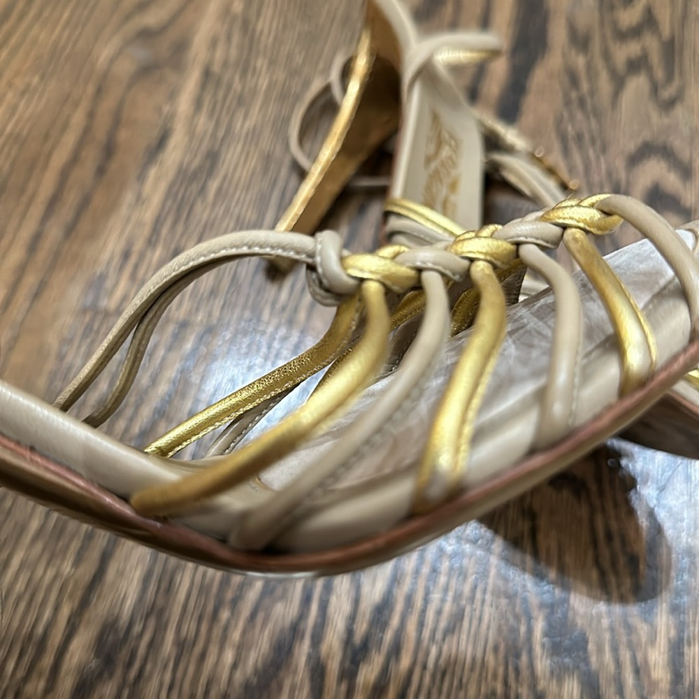 Ferragamo shoes 9 - Picture 11 of 13